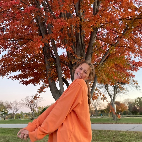 Meet your Posher, Courtney - Picture 1 of 4